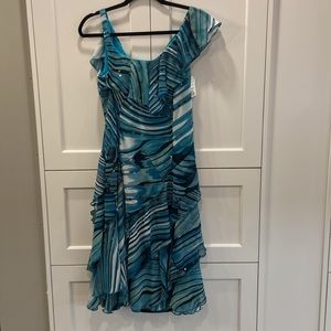 NWT SIGNATURE By Robbie Bee Women’s Dress, Size 10 (NEW with Tags)